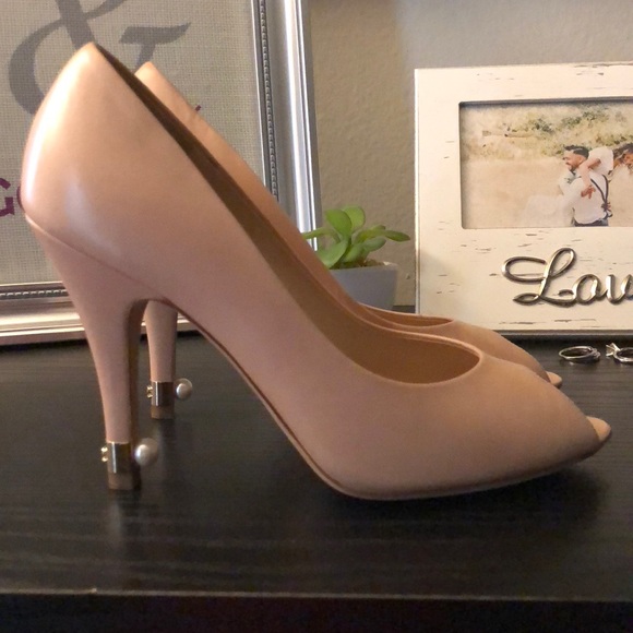CHANEL BEIGE HEELS - Picture 4 of 5